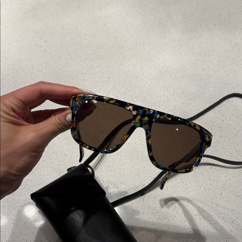 Kenzo Men’s Tortoise Shell Sunglasses with Black Case - Picture 2 of 4